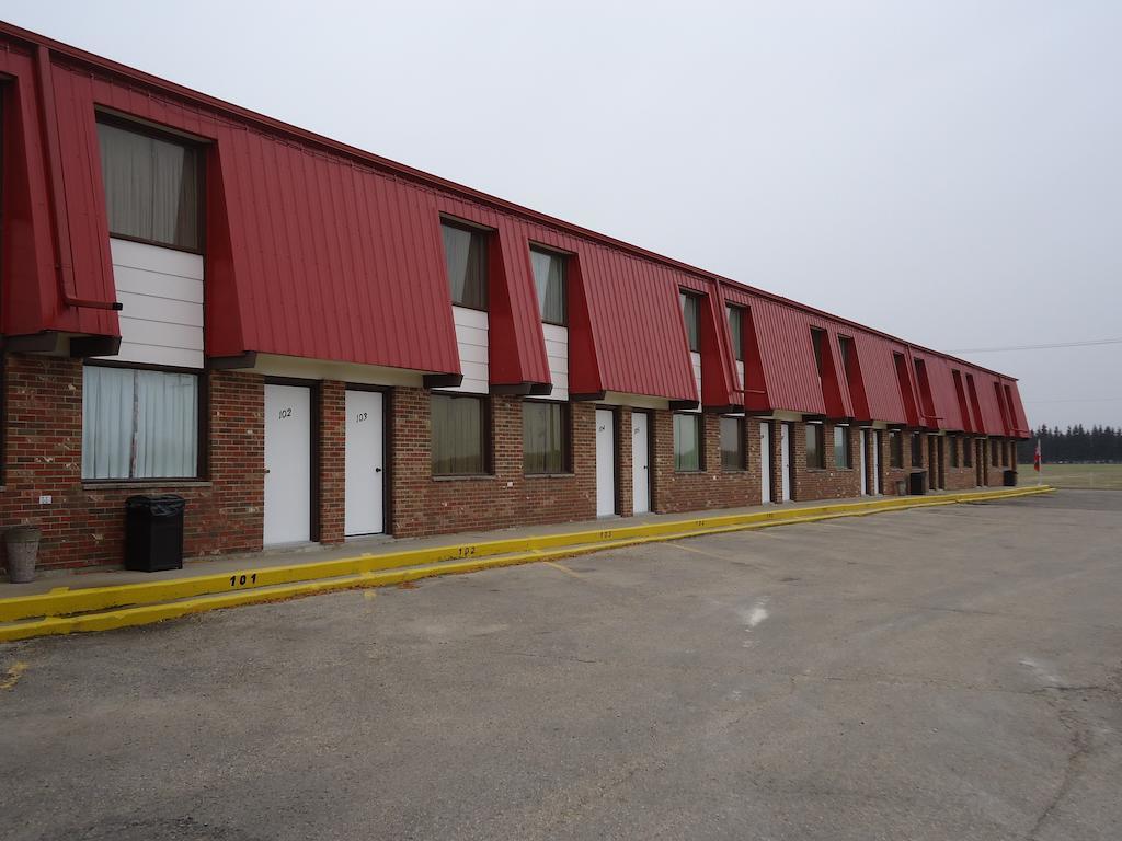 Canway Inn & Suites Dauphin Exterior photo